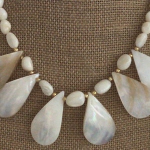 White Mother of Pearl Shell Bib Necklace, Gold tone, 16-1/2”, Vintage, Island, Beach, Summer