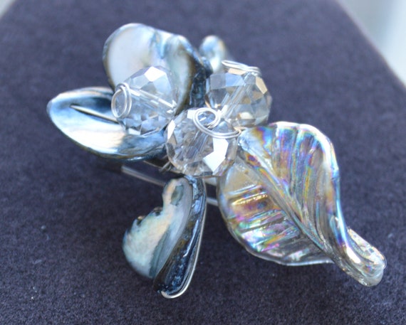 Gray, Shell, Crystal, Glass Floral, Leaf Brooch, … - image 2