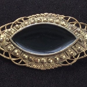 1928 Black Faux Onyx, Gold tone Brooch, Pin, Vintage (AN13)