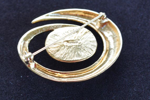 Faux Pearl, Gold tone Swirl Brooch, Pin, Vintage … - image 2