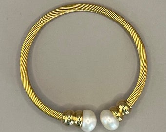 Genuine Pearl, Gold tone Twisted Cuff Bracelet, Vintage (M12)