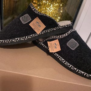 Hauschuhe aus Schurwolle Schafwolle Hochwertiges Naturprodukt L'N WOOLSLIPPERS