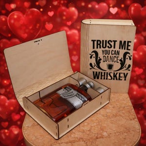 Whisky presentask SVG DXF 3 mm | Whisky citat bunt | Alla hjärtans dag whiskyflaska trälåda | Laserskuret presentask i bokstil CNC-6