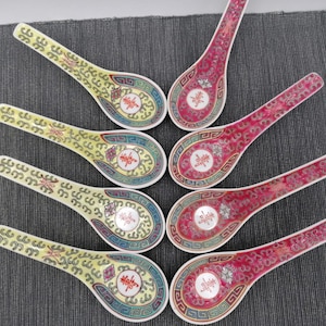 Chinese asian spoon/chinese red or yellow mun shou soup spoon/chinese noodle soup spoon/asian dinnerware/ price for 1/collectible spoons