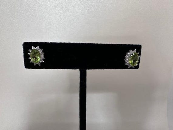 Sterling Silver Green gemstone stud earrings - image 3