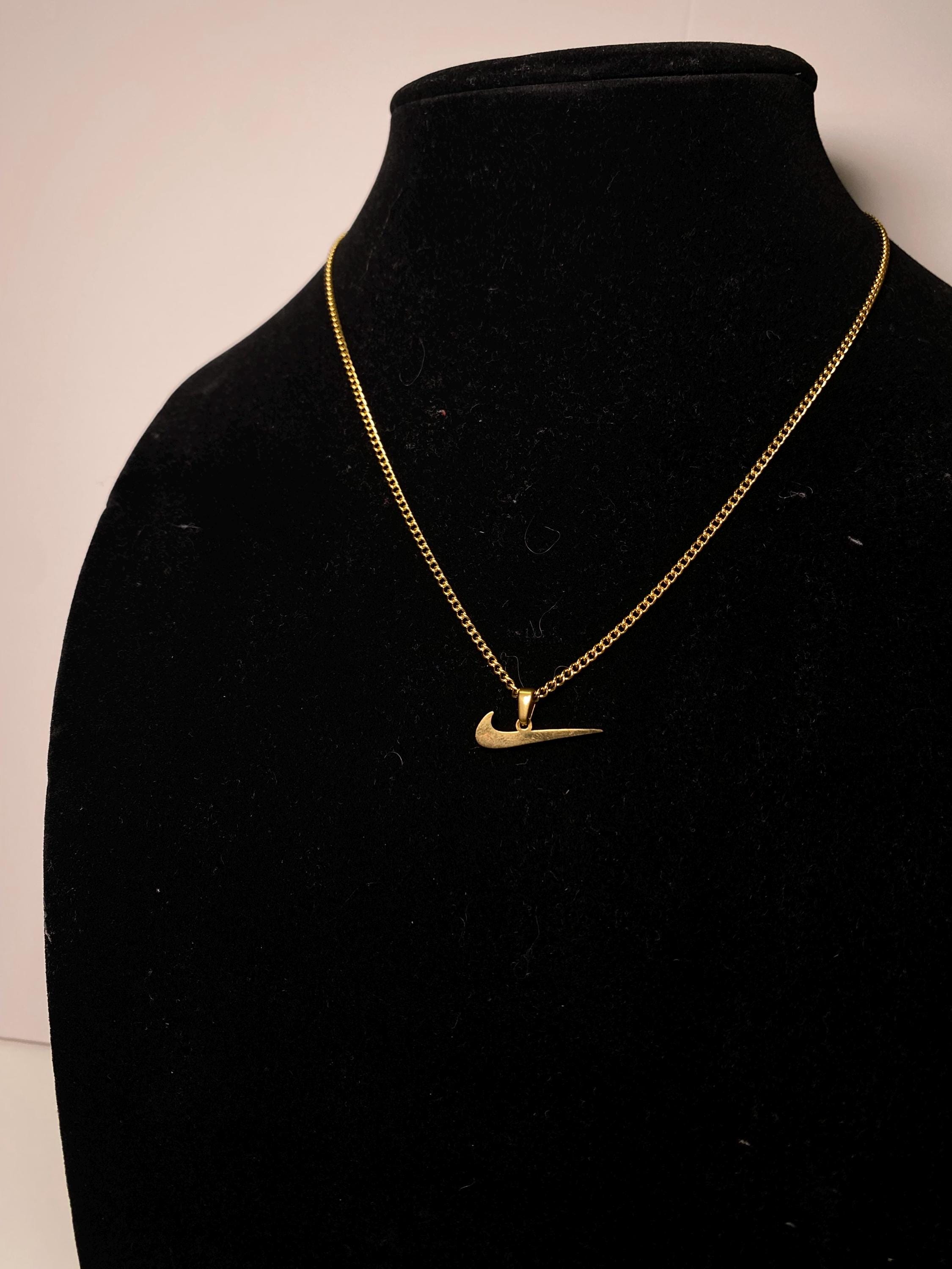 NIKE 非売品 Swoosh ネックレス - メルカリ