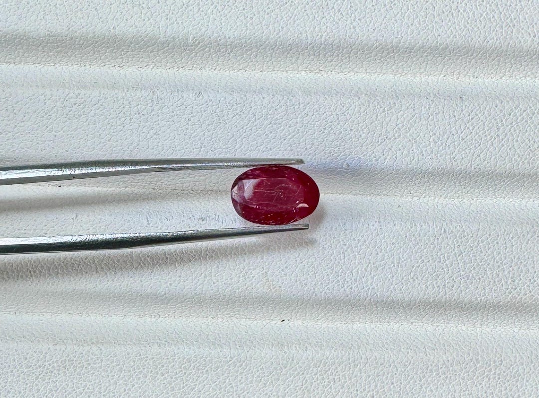 宝石ルース 高品質 タイ産 チャンタブリ 天然ルビー コランダムCorundum ルビー 1.072ct 指輪 プラチナ リング 中央宝石研究所鑑別書付き 1ct