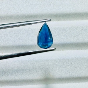 Natural blue sapphire from Madagascar only heated good shape and colour gems stone for ring blue colour 1.45carat 8.7x5.5x4.5MM pear shape