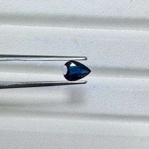 Natural blue sapphire from Madagascar only heated good shape and colour gems stone for ring blue colour 0.95 carat 7.1x5.2x3.1 MM pear shape