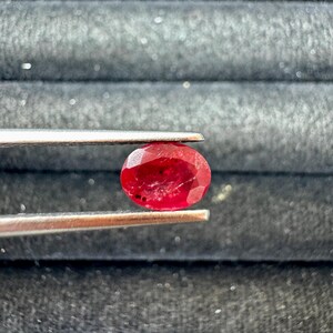 NO Heat Natural Ruby 100% 1 piece Loose stone 1.05Carat Oval shape Ruby Certified gem stone for jewelry Making Red Ruby good color 7x5.1x3MM