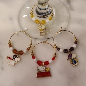 Cartoon White Dog Beagle Wine Charms Drink Markers with Pouch