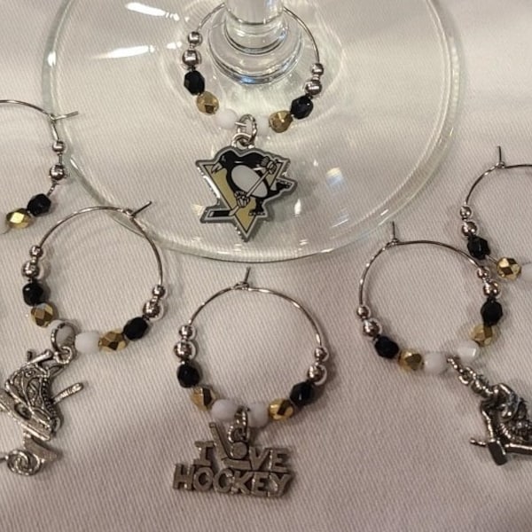 Pittsburgh Penguins  Hockey wine charms w/pouch