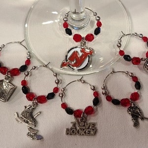 New Jersey Devils Hockey wine charms w/pouch