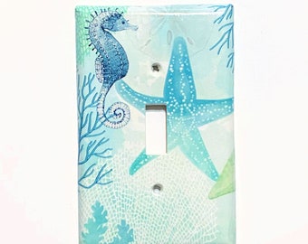 Seahorse Light switch Cover, Seahorse Switchplate, Beach Cottage Decor, Lighting Home Decor, Rocker Cover, Aqua blue Outlet cover, Toggle