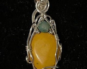 Tear drop stone with agate accent bead