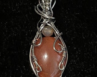 Tear drop dyed agate pendant