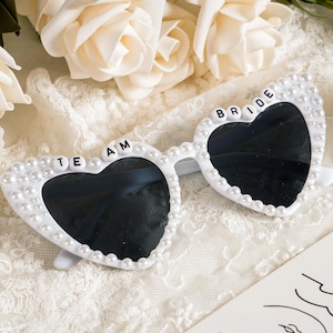 Óculos de sol personalizados com pérolas, óculos decorativos artesanais, óculos de sol com amor, óculos de sol para noivas, despedida de solteira, óculos de sol com pérolas e nome