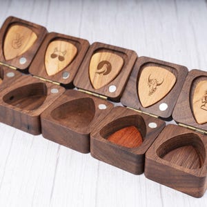 Custom Wooden Guitar Pick Case Box with Engraving,Personalized Guitar Picks,Wood Guitar Pick Organizer,Gifts for Christmas,Guitarist Gift
