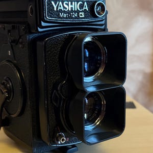 Yashica Mat 124 24 G D 635 EM LM TLR Single Dual Lens Shade Cap Hood (No Camera)