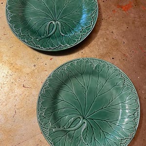 Pair of Lovely Vintage Wedgewood Leaf Plates with Green Majolica Glaze - marked .Wedgwood of Etruria and Barlaston&#39;