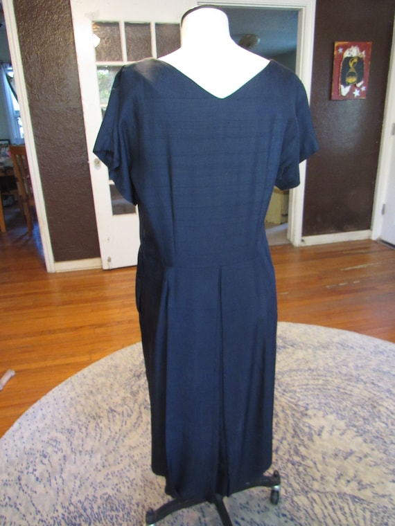 Vintage 1930s or 1940s Navy Blue Silk Shantung Dr… - image 3