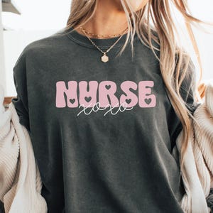 Komfortfarben Herz-Krankenschwester-T-Shirt, Krankenschwester-T-Shirt, niedliches RN-Shirt, Krankenschwester-Woche Geschenk, Krankenschwester-Anerkennung