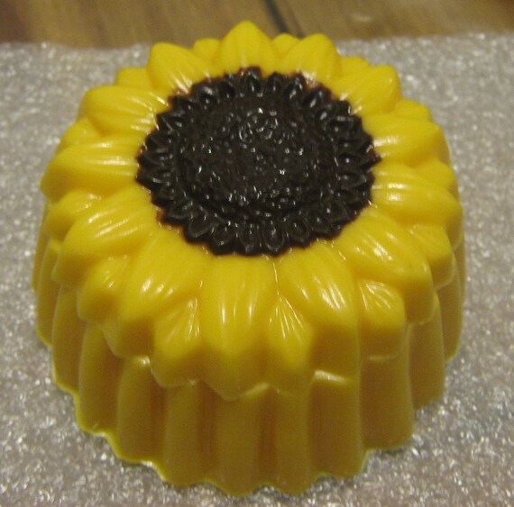 Solid chocolate sunflower fillable box