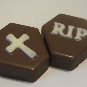 Tombstone cross and rip chocolate covered oreo sandwich cookies party favors image 2