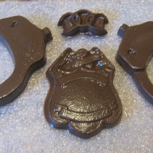 Chocolate handcuffs, chain, and police badge party favor image 1