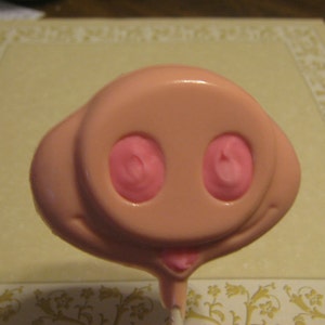 Set of 3 Pig nose novelty lollipop sucker party favors image 2