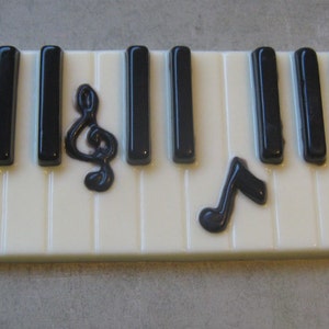 Solid chocolate piano keys keyboard with music note centerpiece cake topper image 4