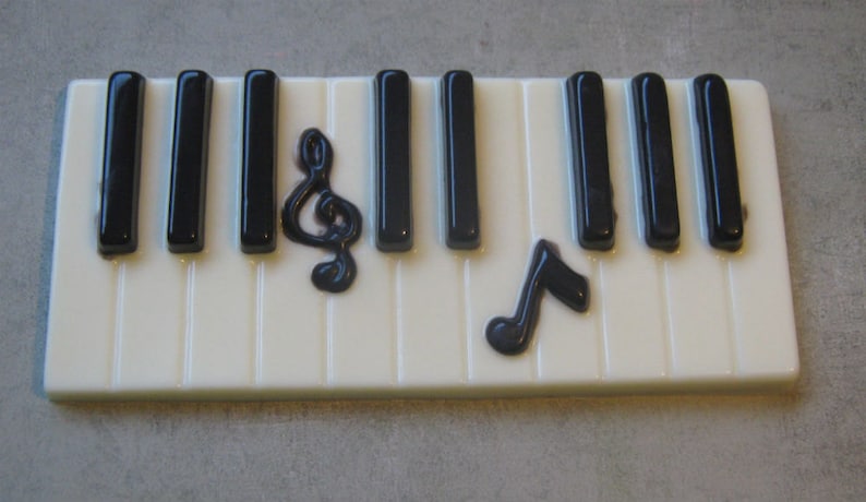 Solid chocolate piano keys keyboard with music note centerpiece cake topper image 4