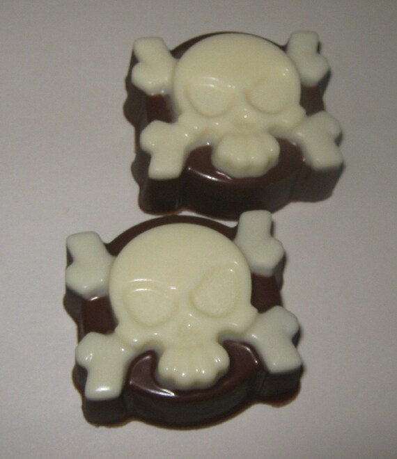 One dozen skull and crossbone chocolate covered oreo sandwich cookie party favors