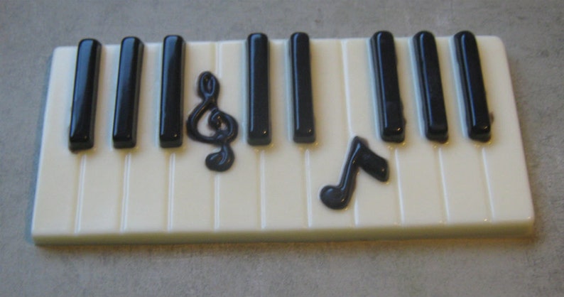 Solid chocolate piano keys keyboard with music note centerpiece cake topper image 2