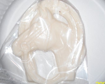 3 piece Horse Head in Horseshoe