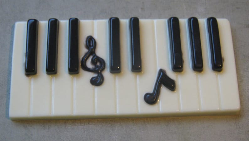 Solid chocolate piano keys keyboard with music note centerpiece cake topper image 3