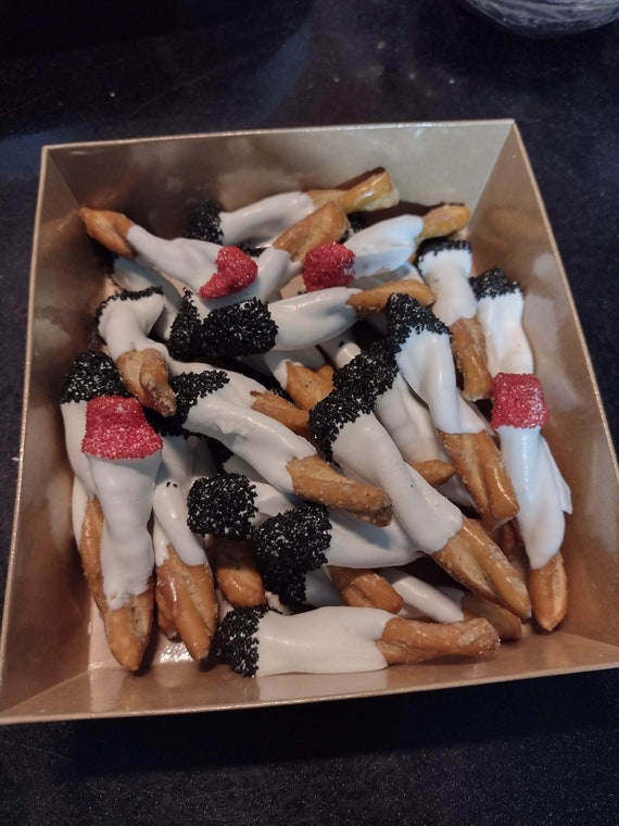 chocolate covered pretzel cigarettes Chocolate Covered Butter Flavored Pretzel Twists Cigarette Designed Funny  Party Favors