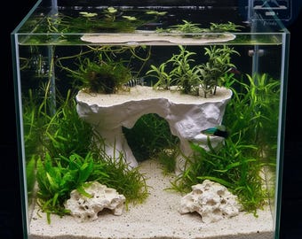 Decoración paisajística con arco de piedra / Cueva con puente de roca natural, escondite en terreno esculpido, estructura resistente al sustrato – Arco de piedra flotante
