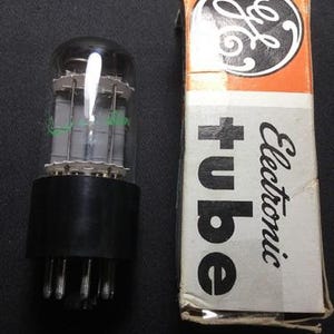 NOS NIB Ge 6BX7GT Green Label audiovacuümbuis vintage, VS getest #E.7481