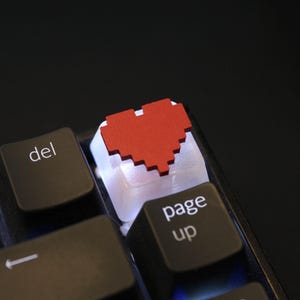 8 Bit Heart Keycap for Mechanical Keyboards, Cherry MX Keycap Compatible, Artisan Keycap, Video Game Inspired Keycap