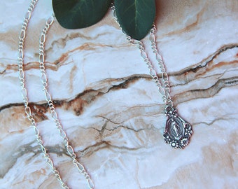 925 Sterling Silber ~ Maria mit Blumen Miraculous Medal ~ 18&quot; Sterling Figuro Kette ~ Katholische Medaille ~ Katholisches Geschenk M1485