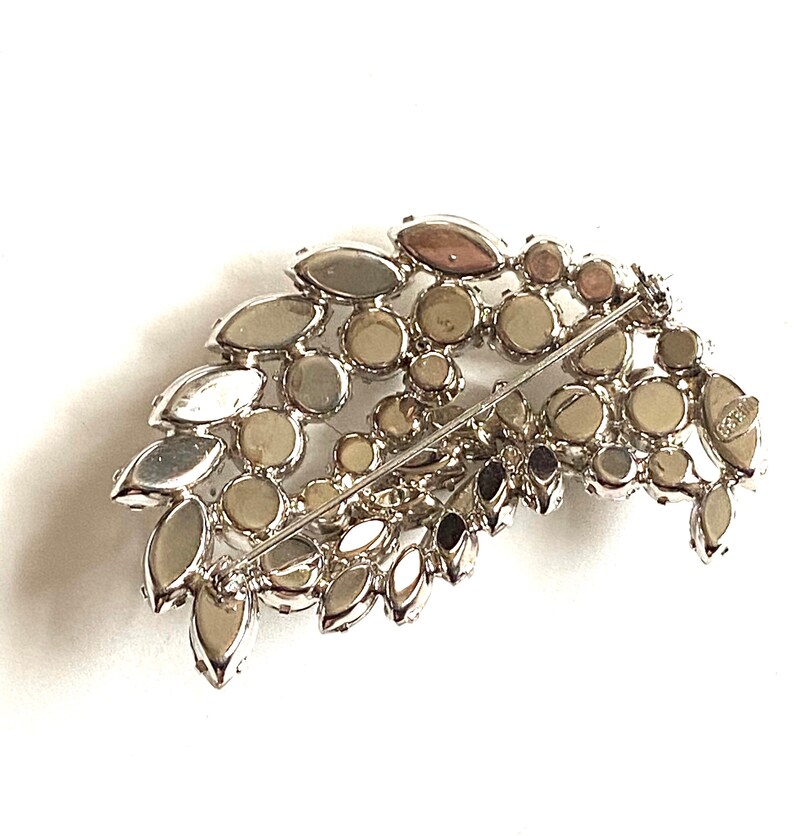 WEISS Signed Brooch Rhinestone 1950s vintage image 7