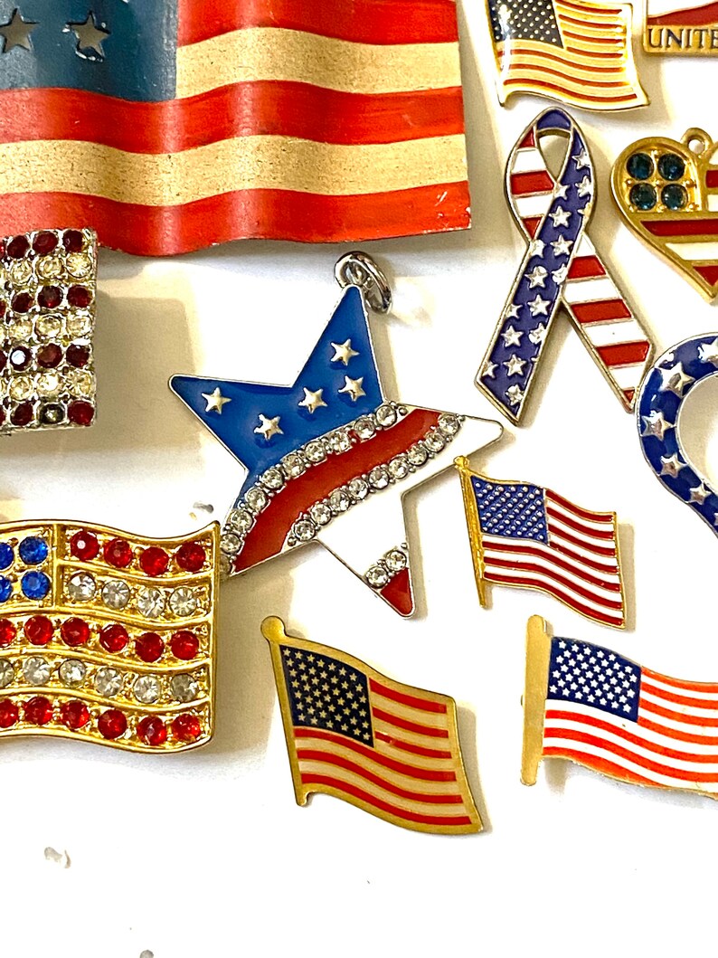 Vintage Brooch Pin Lot Patriotic American Flag USA wear or craft Assemblage Inspiration