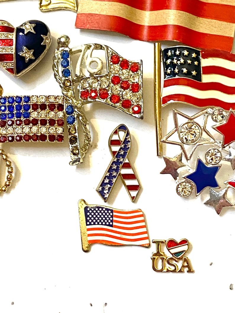 Vintage Brooch Pin Lot Patriotic American Flag USA wear or craft Assemblage Inspiration