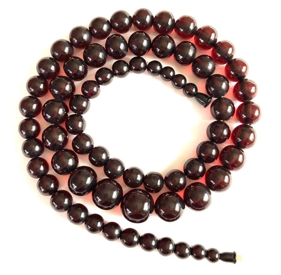 BAKELITE Cherry Red Graduated necklace