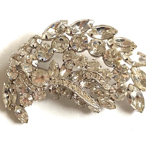 WEISS Signed Brooch Rhinestone 1950s vintage image 1