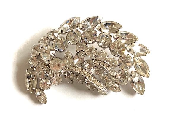 WEISS Signed Brooch Rhinestone 1950s vintage