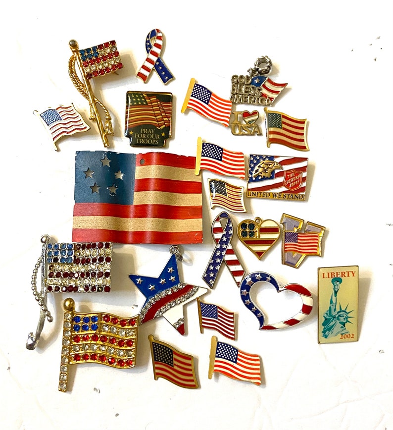 Vintage Brooch Pin Lot Patriotic American Flag USA wear or craft Assemblage Inspiration