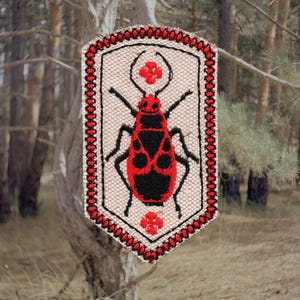 Naszywka do prasowania z haftowanym owadem, naszywka Cottagecore