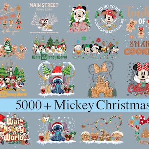 Op de afbeelding: Een verzameling van 10 kleurrijke digitale ontwerpen met Mickey Mouse en andere Disney-figuren die kerstmis vieren. De ontwerpen bevatten Mickey Mouse, Minnie Mouse, Goofy, Pluto en andere figuren in verschillende feestelijke poses en omgevingen. De tekst "5000+ Mickey Christmas" staat onderaan de afbeelding.